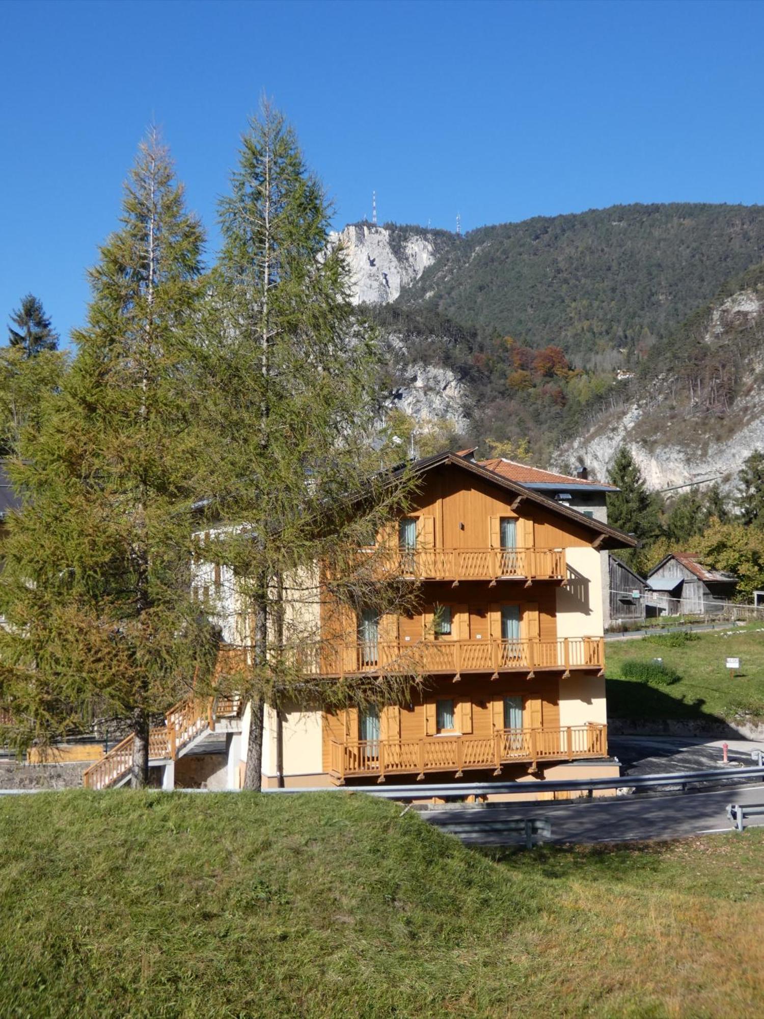 Ai Larici Ξενοδοχείο Perarolo di Cadore Εξωτερικό φωτογραφία